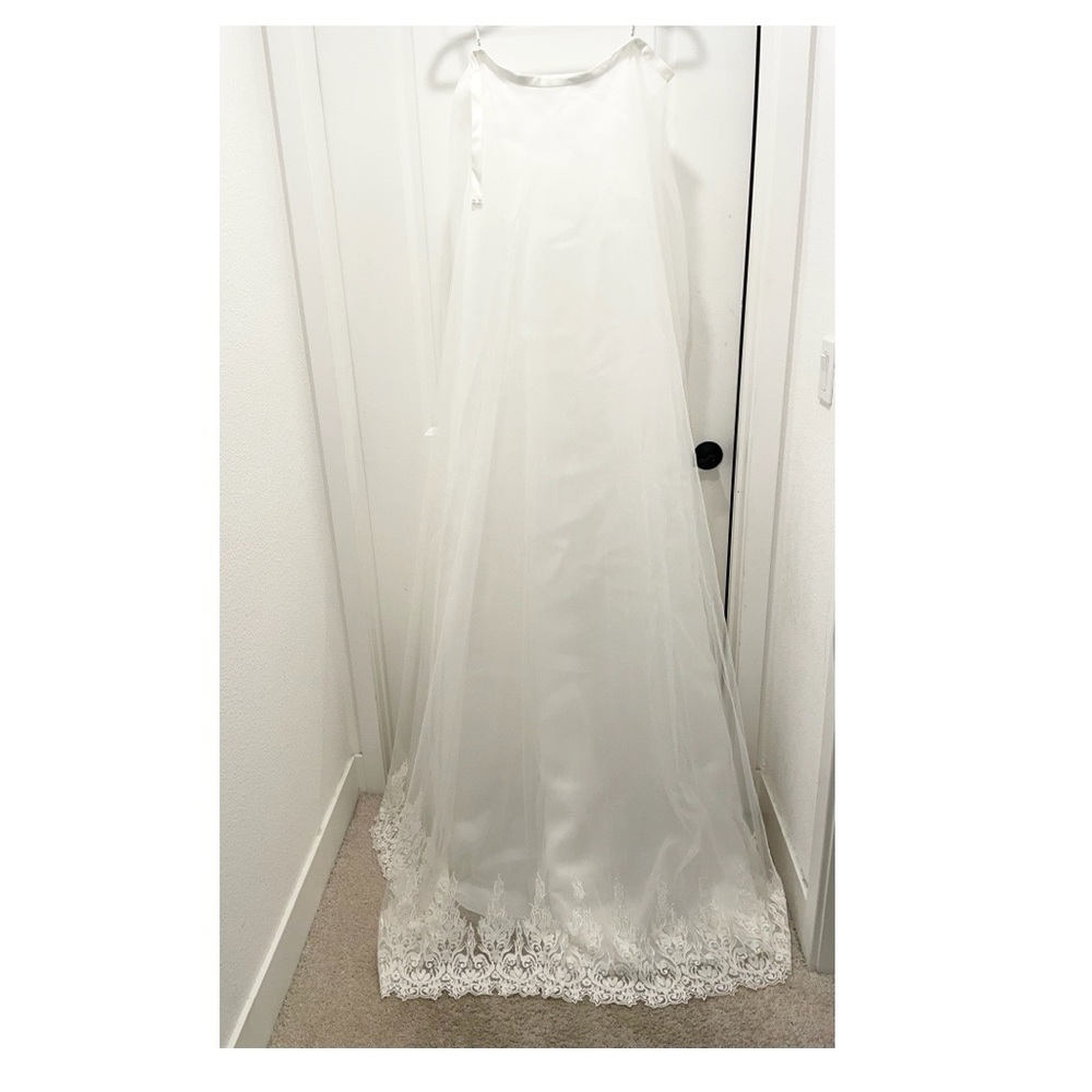 Adam Zohar bridal over skirt (brand new)